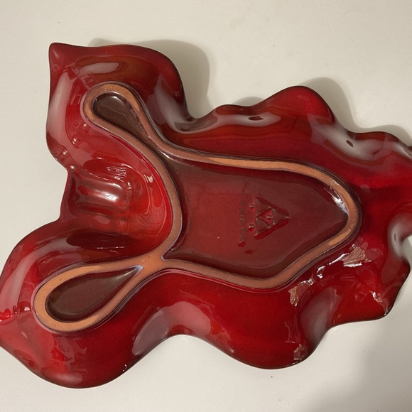 VTG Beautiful Red Leaf Shaped Tray Blue Mountain Pottery - Picture 7 of 7